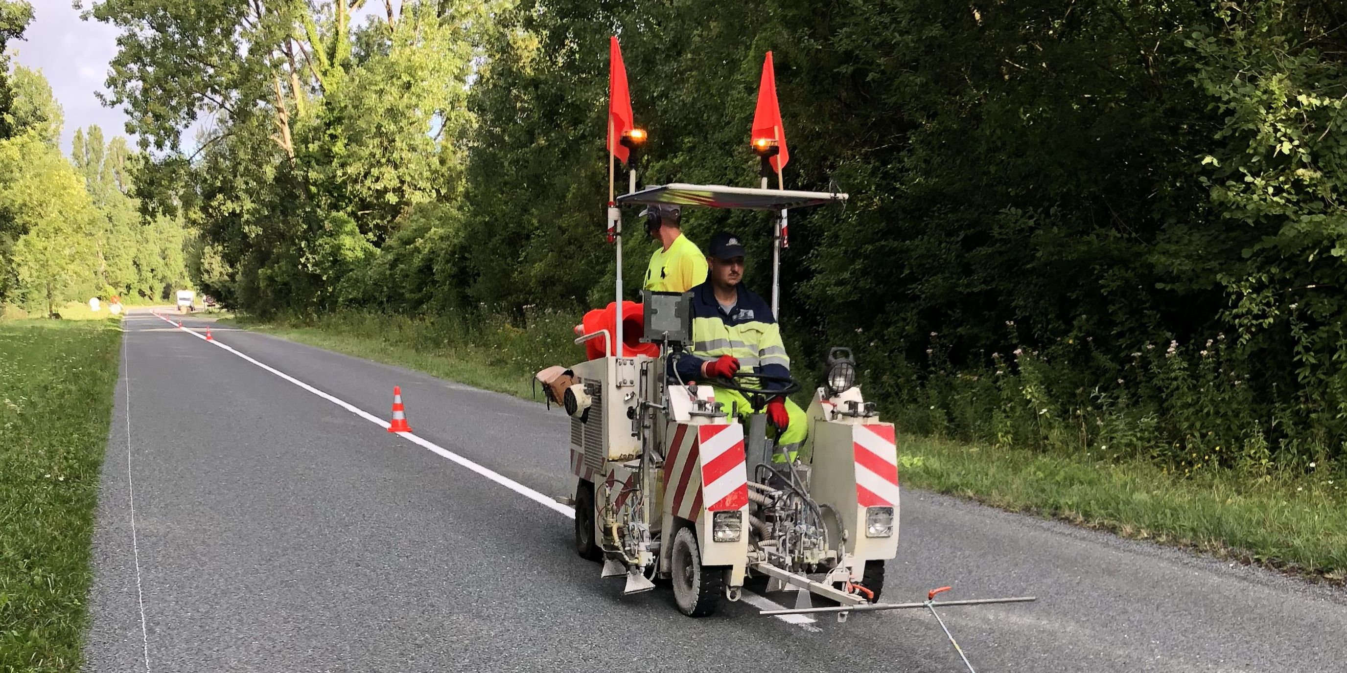 Application de peinture Ecolabellisée sur contrat départementale avec Trassar 131